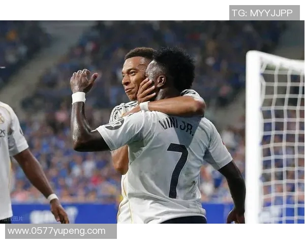 姆巴佩领衔法国队征战世界杯新篇章球迷期待他的精彩表现与突破之旅 姆巴佩领衔法国队征战世界杯新篇章球迷期待他的精彩表现与突破之旅