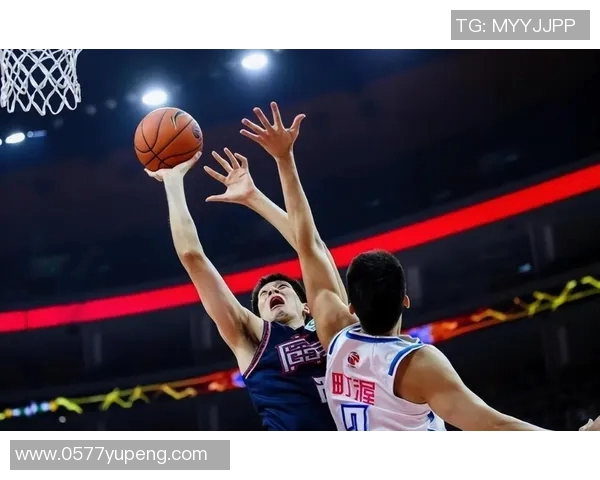 2020至2021赛季广东队与首钢队的精彩对决与战术分析