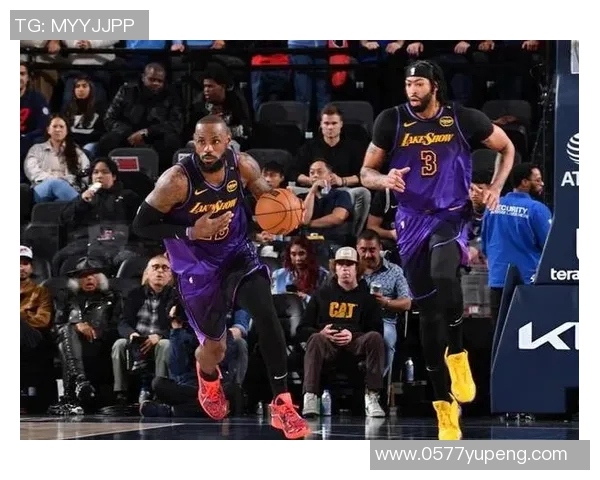 夏季联赛湖人与快船激战正酣球迷期待精彩对决与新星表现