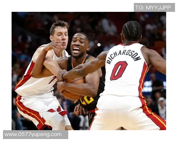 热火与纽约尼克斯激战正酣球迷期待精彩对决与绝妙表现 热火与纽约尼克斯激战正酣球迷期待精彩对决与绝妙表现