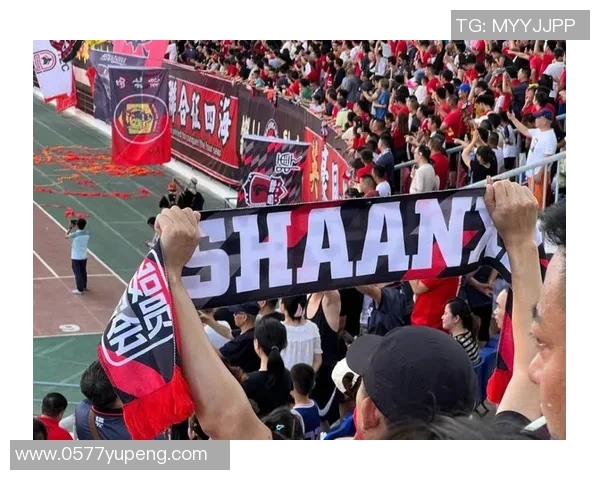 门兴与汉诺威激战正酣比分揭晓引发球迷热议 门兴与汉诺威激战正酣比分揭晓引发球迷热议