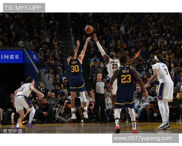 10月11日勇士与湖人精彩对决高清回顾全场比赛亮点与精彩瞬间分析 10月11日勇士与湖人精彩对决高清回顾全场比赛亮点与精彩瞬间分析