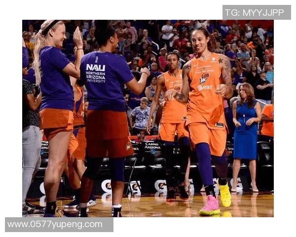 WNBA水星队与神秘人队激战正酣谁将笑到最后揭晓精彩瞬间 WNBA水星队与神秘人队激战正酣谁将笑到最后揭晓精彩瞬间