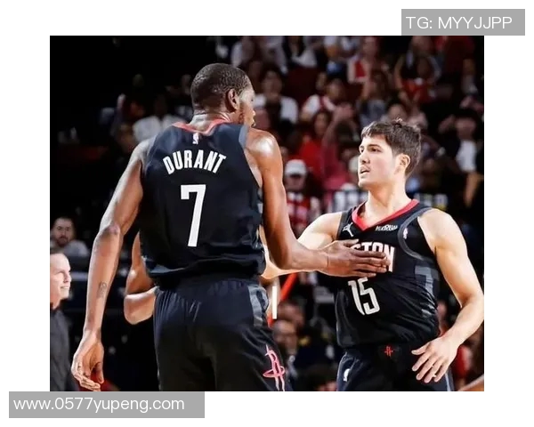 火箭队与森林狼激战四月十九日争夺季后赛席位的关键对决 火箭队与森林狼激战四月十九日争夺季后赛席位的关键对决