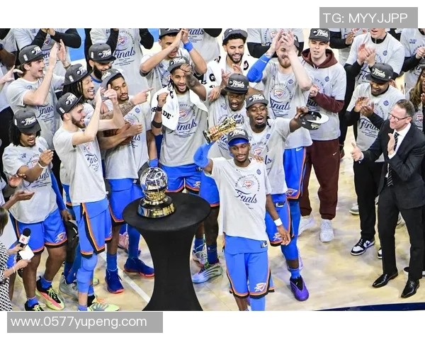 湖人队与雷霆队总决赛巅峰对决谁将捧起冠军奖杯的荣耀时刻