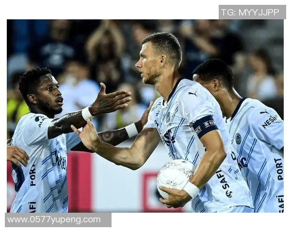 费内巴切与莫斯科的激烈对决揭示了足球战术与团队合作的魅力